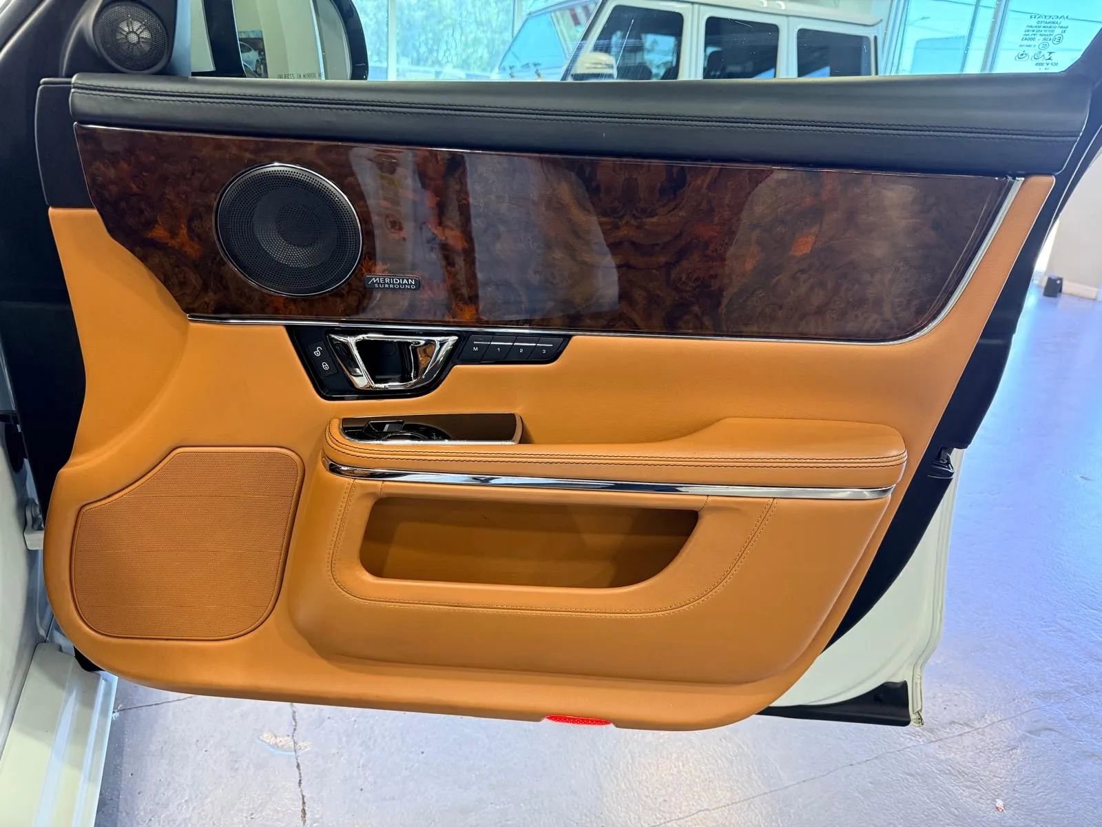 Used 2015 Jaguar XJ L Portfolio image 33