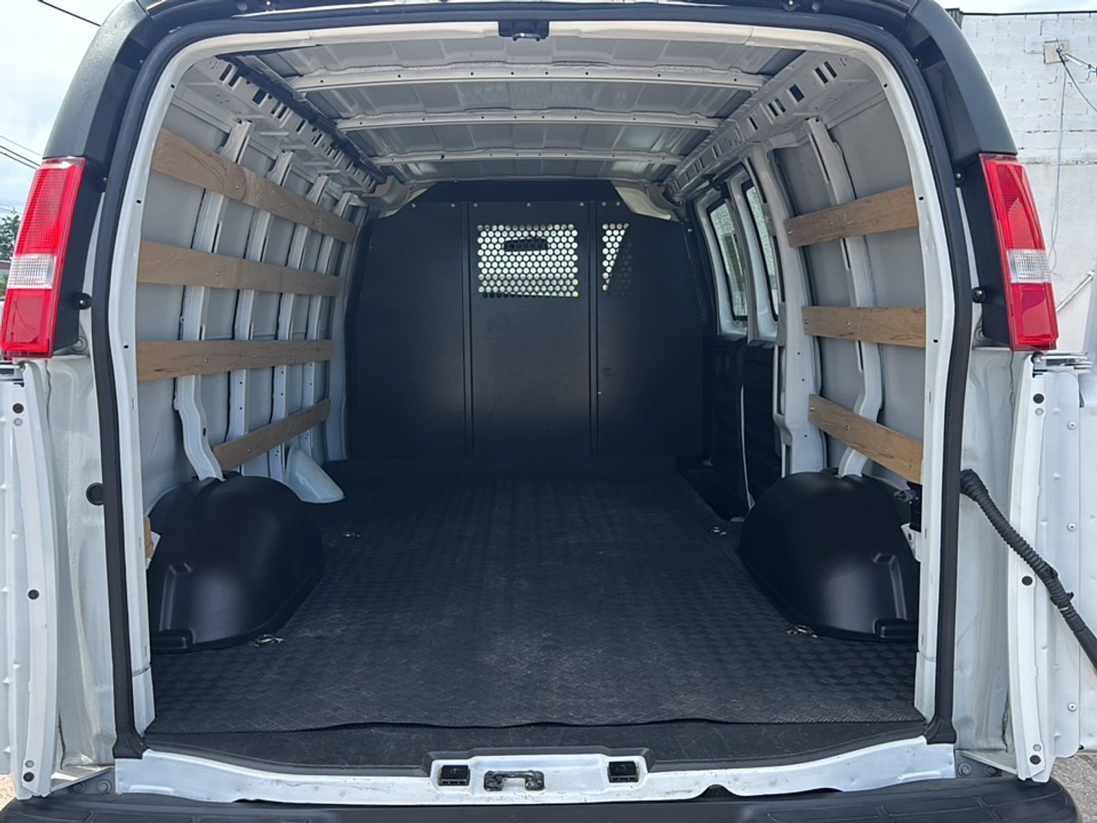 Certified 2025 Chevrolet Express 2500 w/ Driver Convenience Package RWD image 19