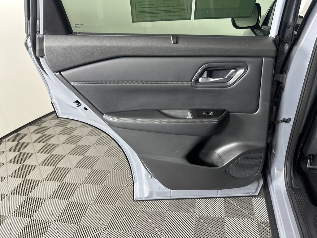Used 2024 Nissan Rogue SL w/ SL Premium Package FWD image 22