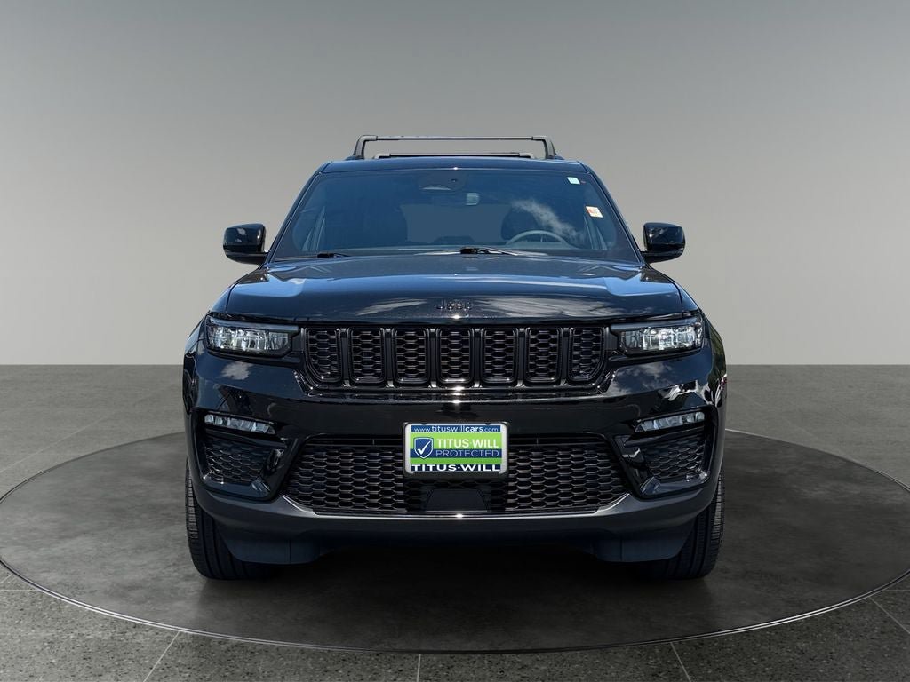 Used 2024 Jeep Grand Cherokee Limited w/ Black Appearance Package AWD/4WD image 2
