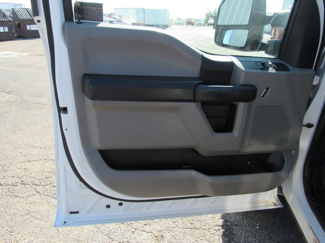 Used 2017 Ford F550 4x4 Regular Cab Super Duty image 23