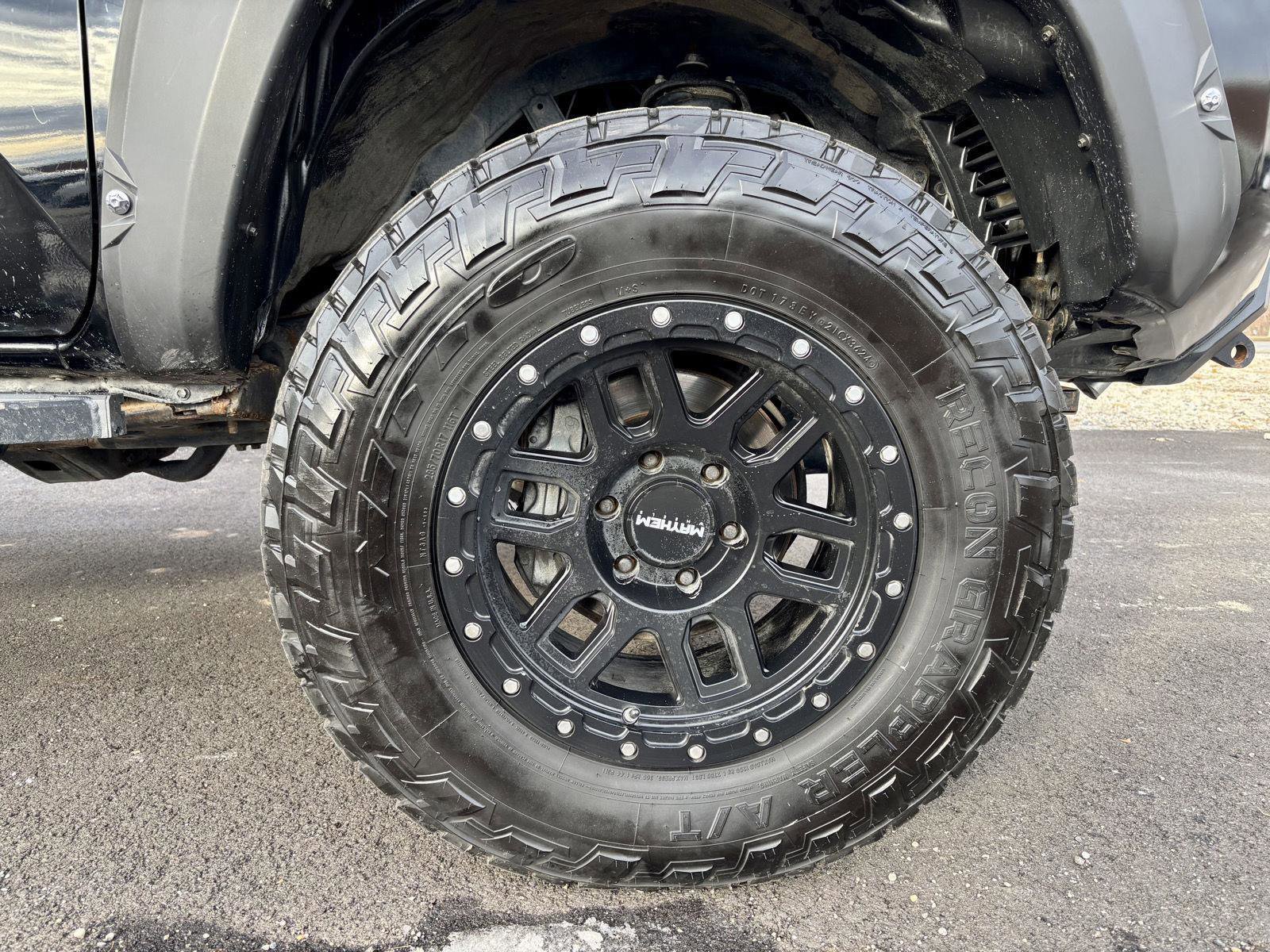 Used 2017 Toyota Tacoma Limited w/ Tow Package image 13