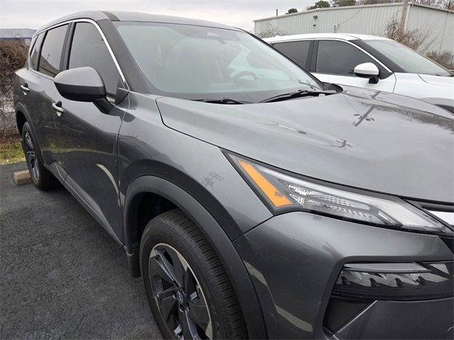 Used 2025 Nissan Rogue SV image 8