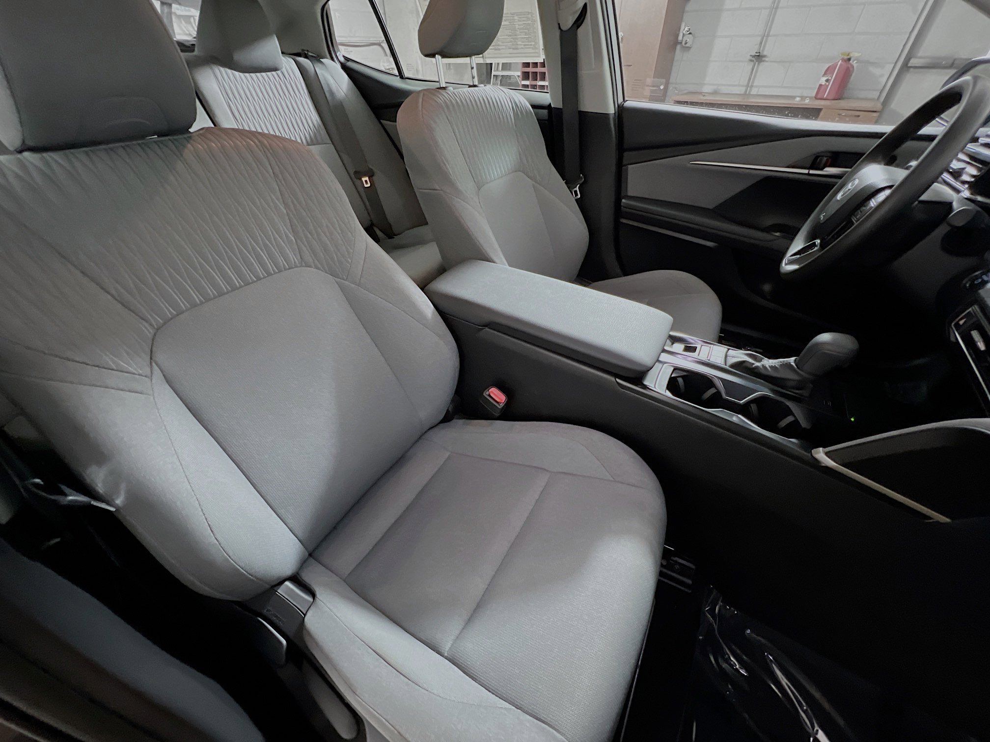 Used 2025 Toyota Camry LE image 31