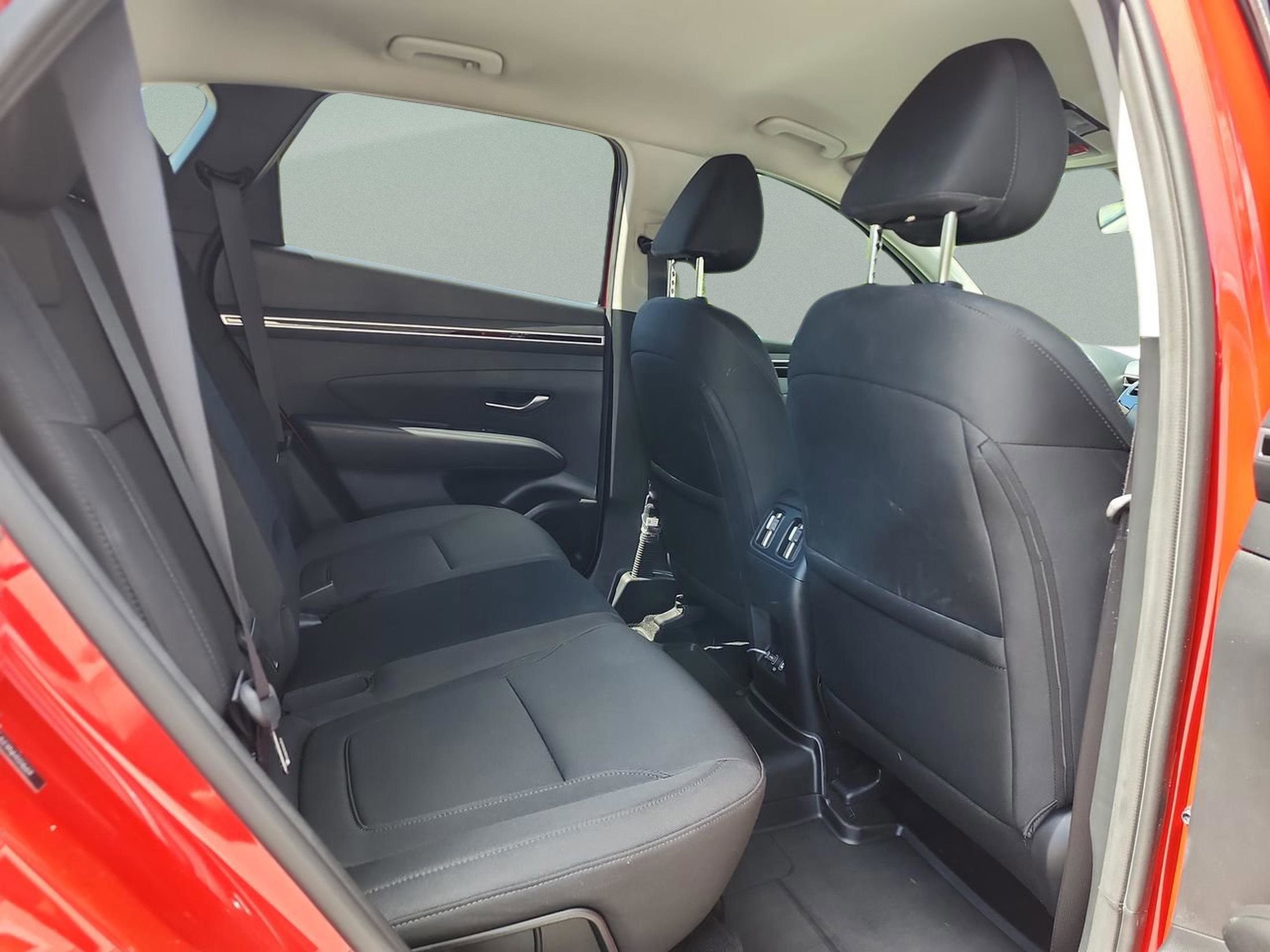 Certified 2022 Hyundai Tucson SEL AWD/4WD image 17