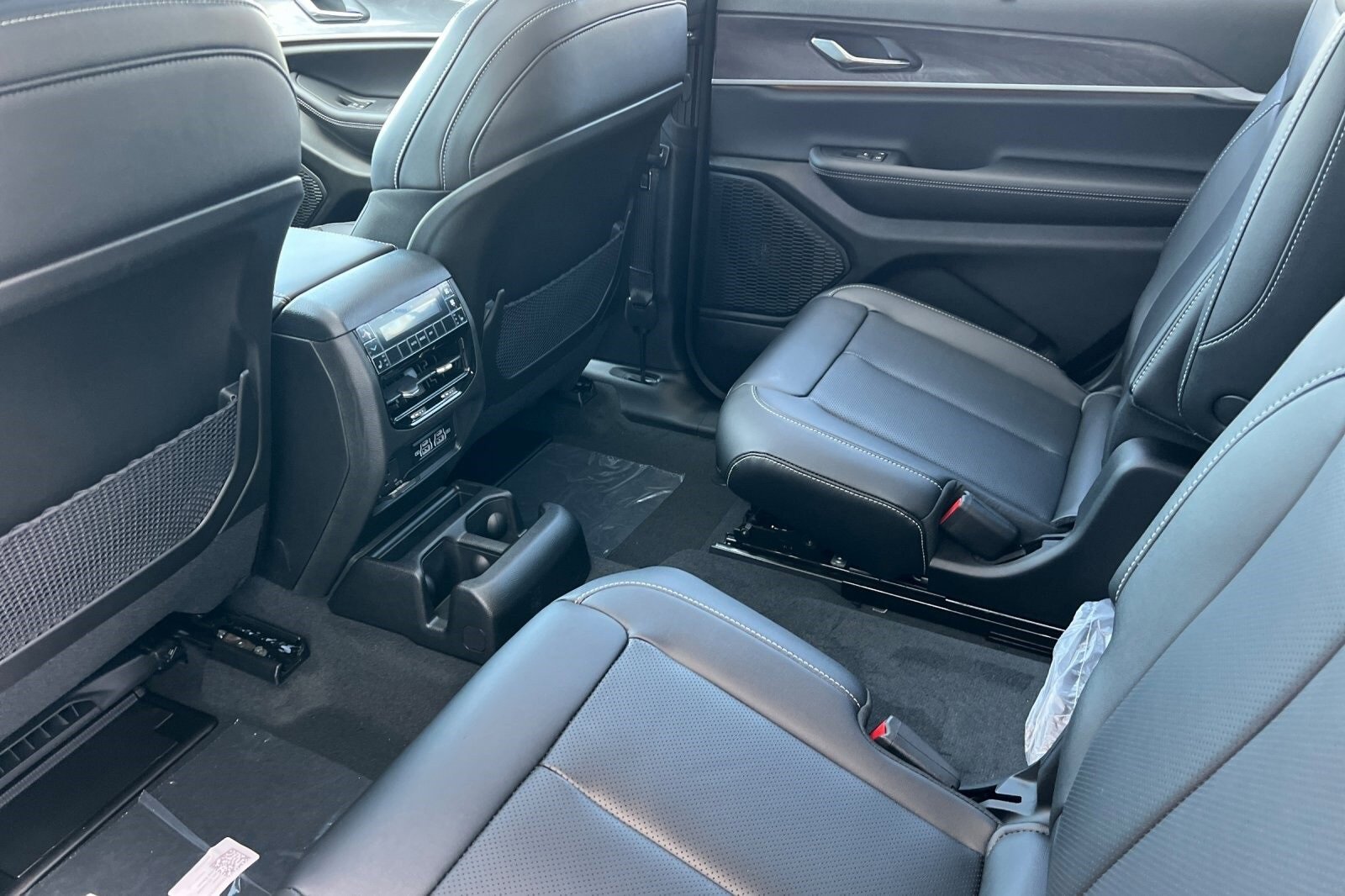 New 2025 Jeep Grand Cherokee L Limited w/ Luxury Tech Group II image 12