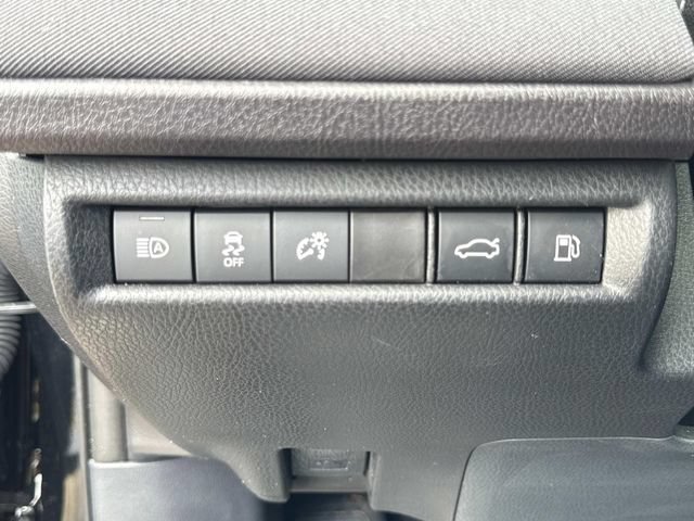 Used 2025 Toyota Camry LE w/ Convenience Package FWD image 25