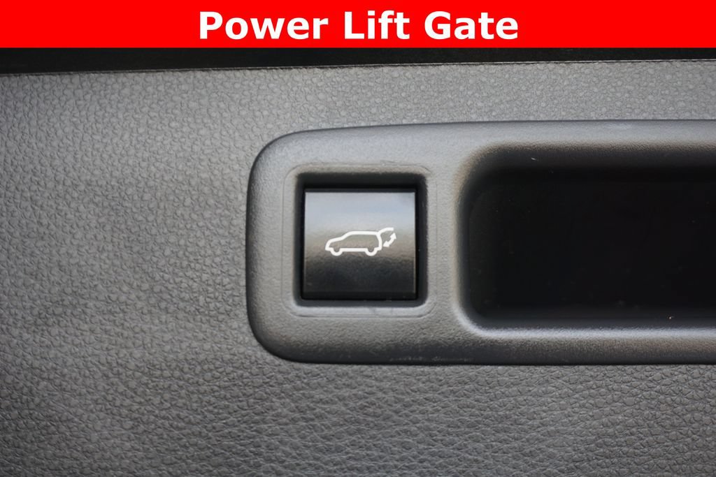 Certified 2024 Toyota Highlander LE FWD image 17