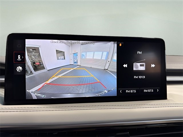 Used 2025 Genesis G70 2.5T image 21