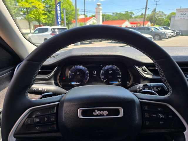 Used 2023 Jeep Grand Cherokee L Limited w/ Luxury Tech Group II AWD/4WD image 15
