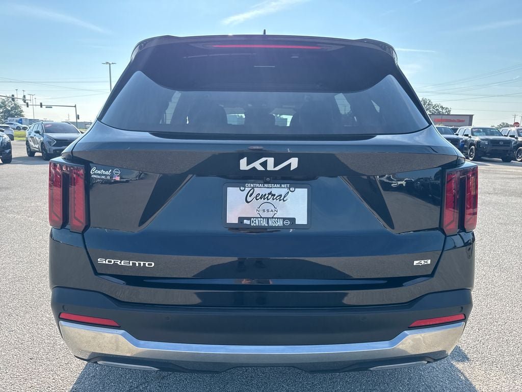 Used 2024 Kia Sorento S AWD/4WD image 5