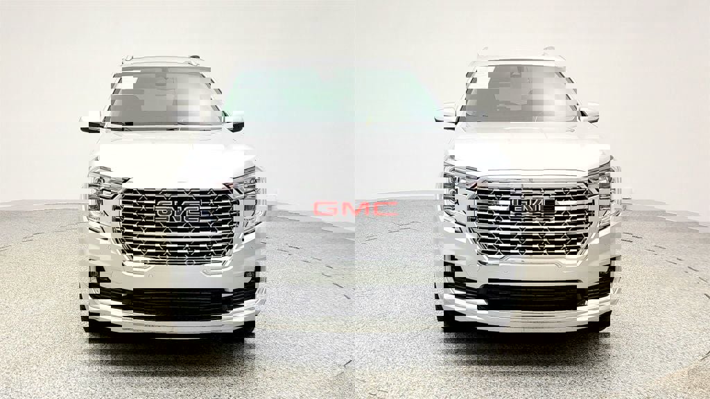 Used 2022 GMC Terrain Denali w/ LPO, Floor Liner Package image 2