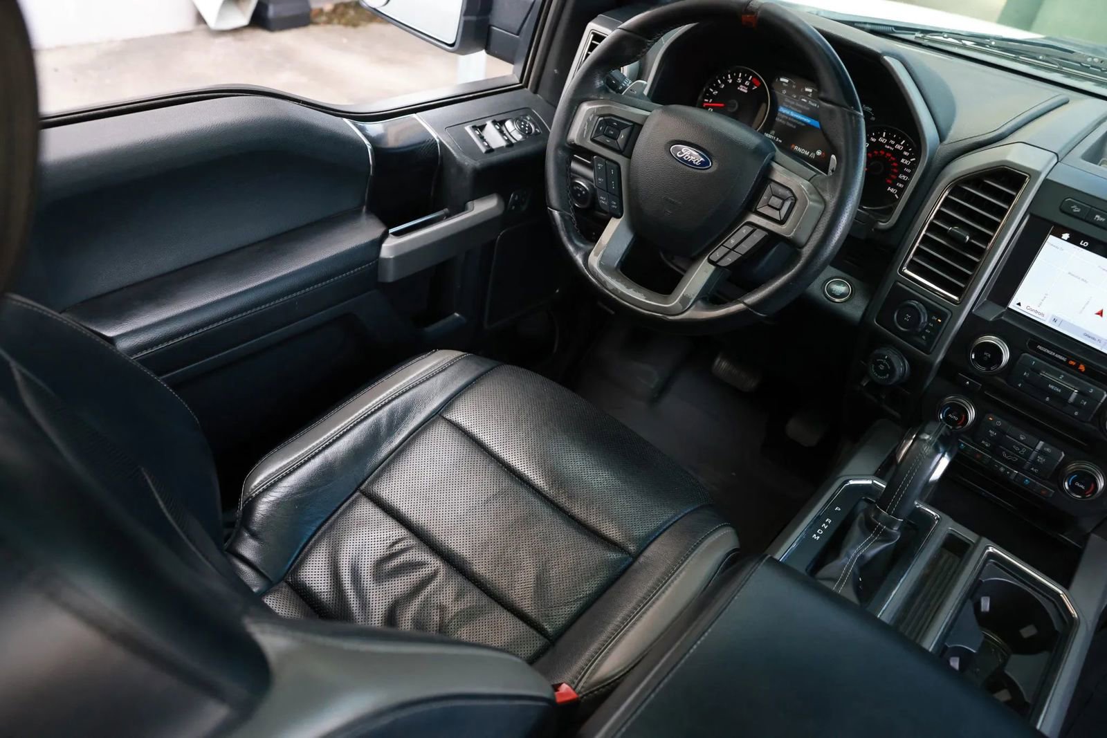 Used 2018 Ford F150 Raptor w/ Equipment Group 802A Luxury AWD/4WD image 21