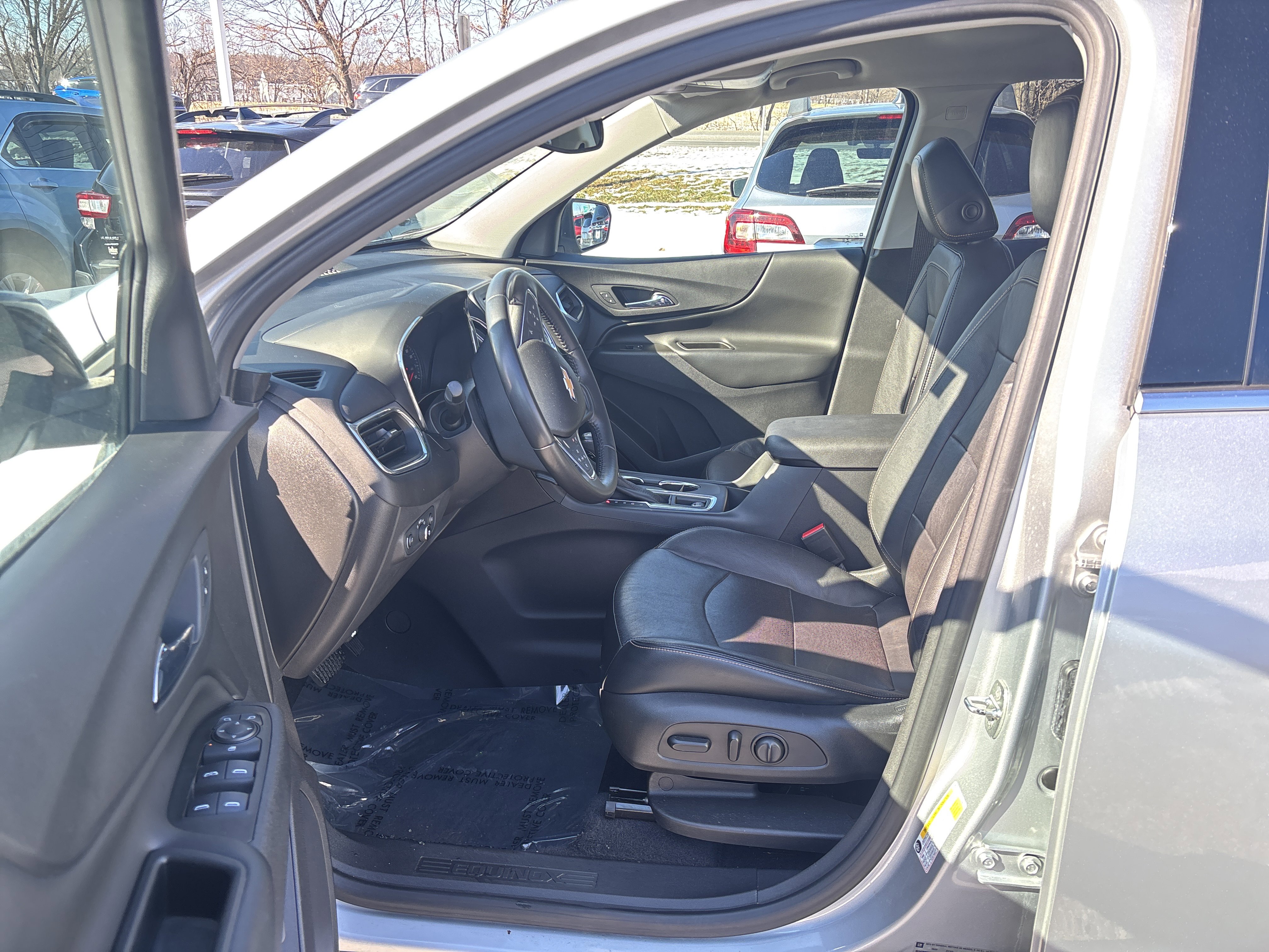 Used 2020 Chevrolet Equinox LT w/ Sport Edition image 16