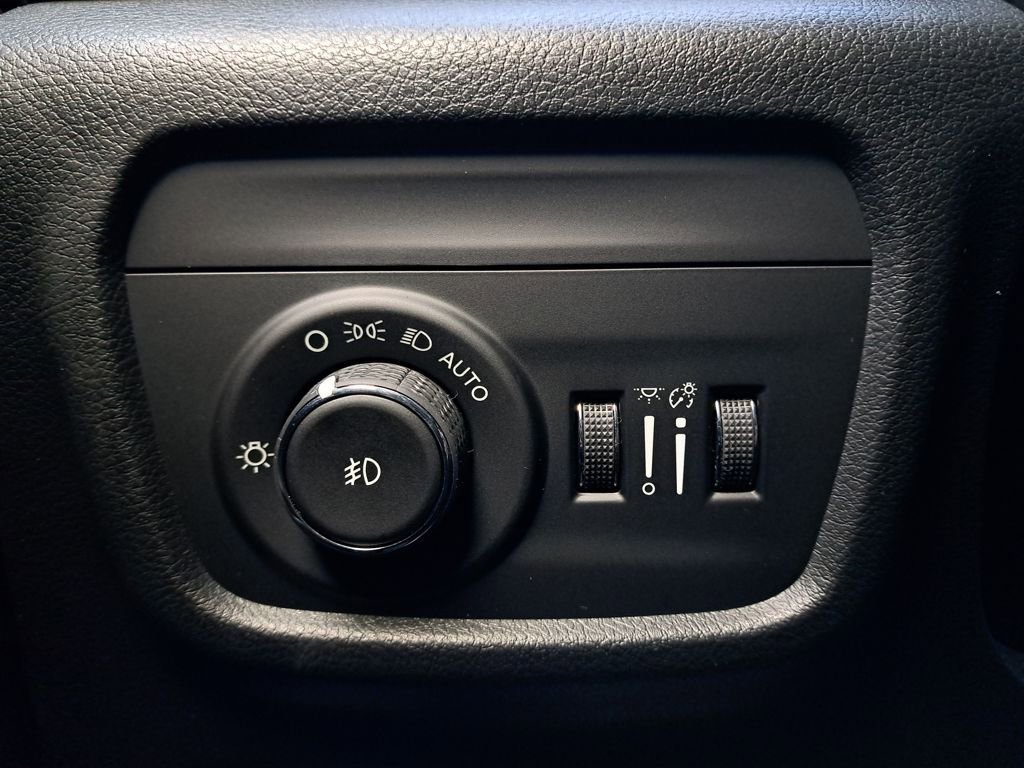 New 2025 Jeep Grand Cherokee Limited w/ Luxury Tech Group II image 24