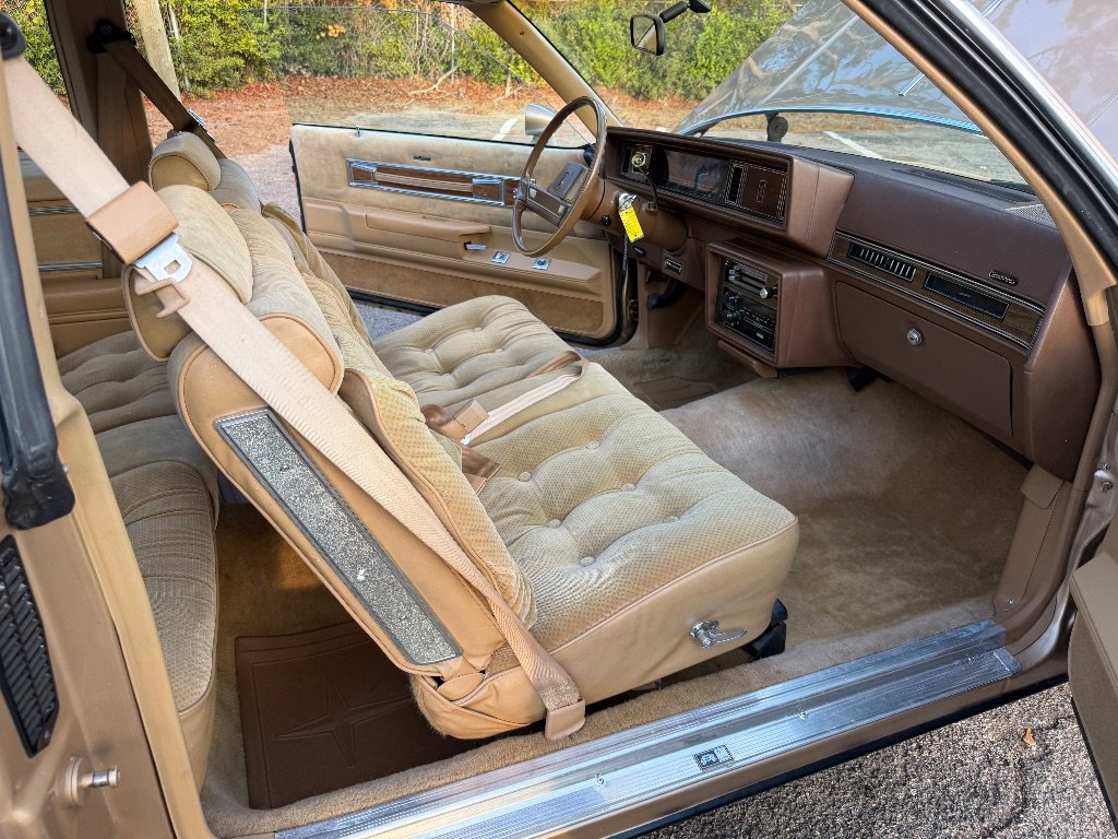 Used 1987 Oldsmobile Cutlass Supreme Brougham image 21