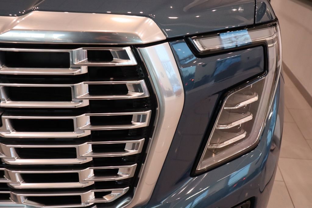 Used 2025 GMC Yukon XL Denali w/ Denali Reserve Package image 8