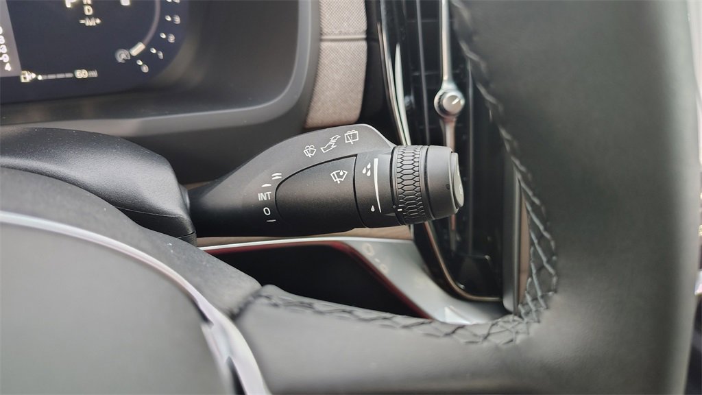 New 2026 Volvo XC90 B5 Plus image 17