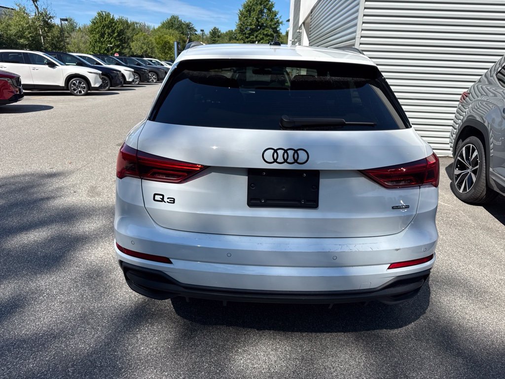 Used 2023 Audi Q3 2.0T Premium w/ Black Optic Sport Package AWD/4WD image 5