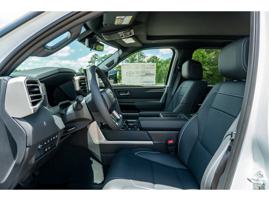 Used 2026 Toyota Tundra Limited AWD/4WD image 12
