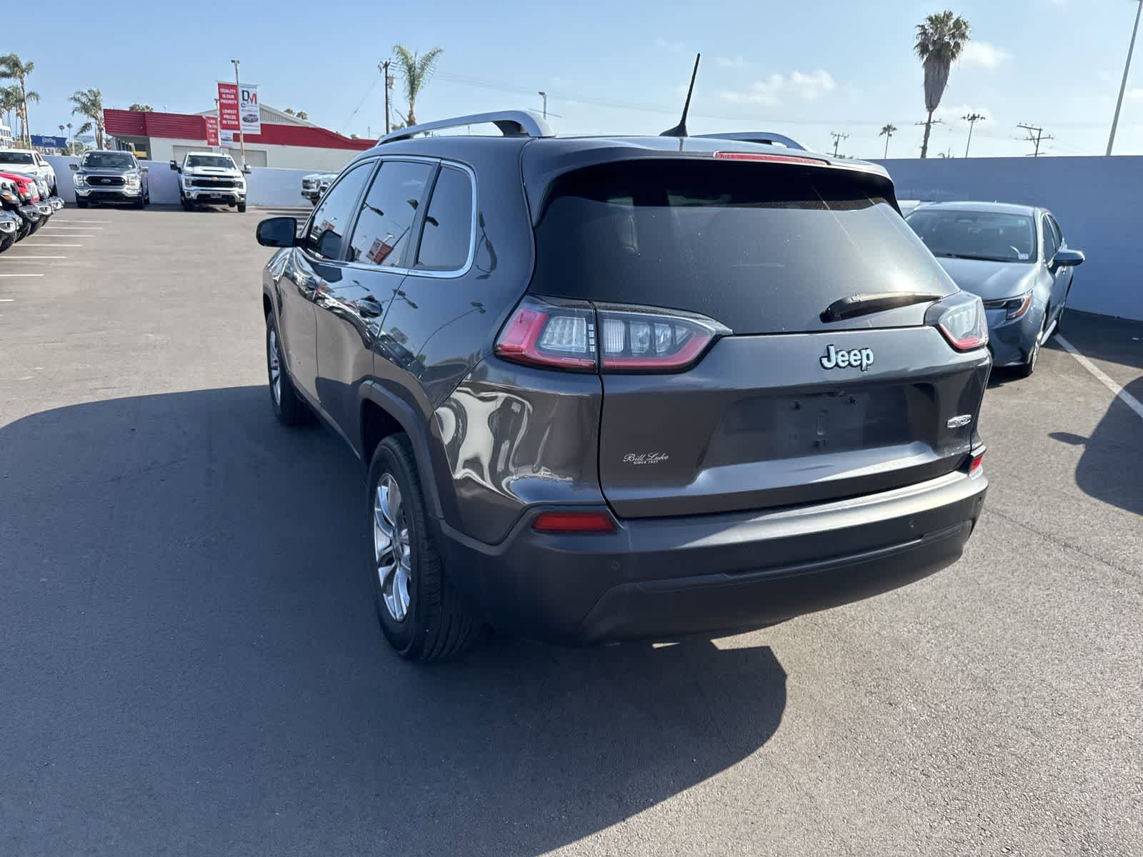 Used 2019 Jeep Cherokee Latitude Plus FWD image 17