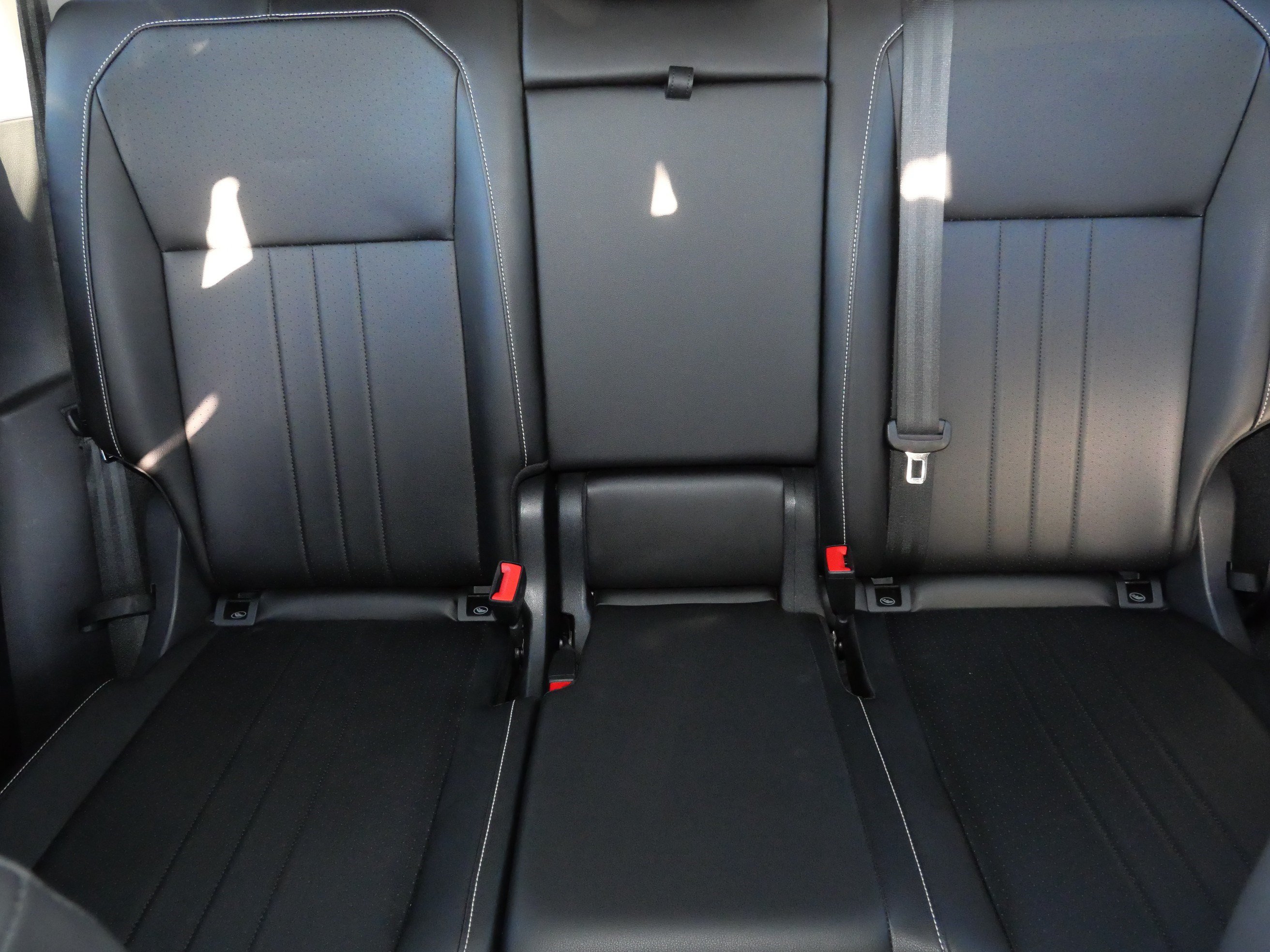 Certified 2023 Volkswagen Tiguan SE w/ Panoramic Sunroof Package AWD/4WD image 13