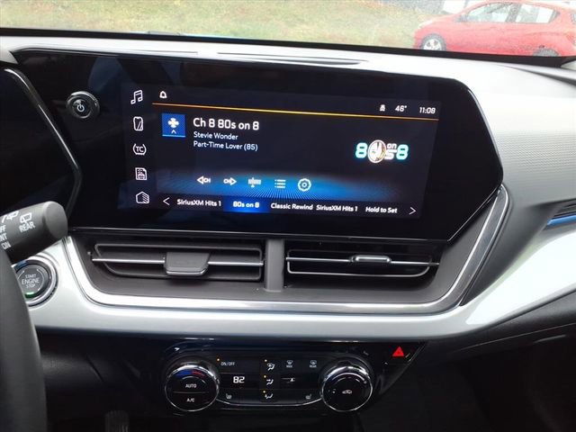 Used 2025 Chevrolet Trax LT w/ LT Convenience Package image 19