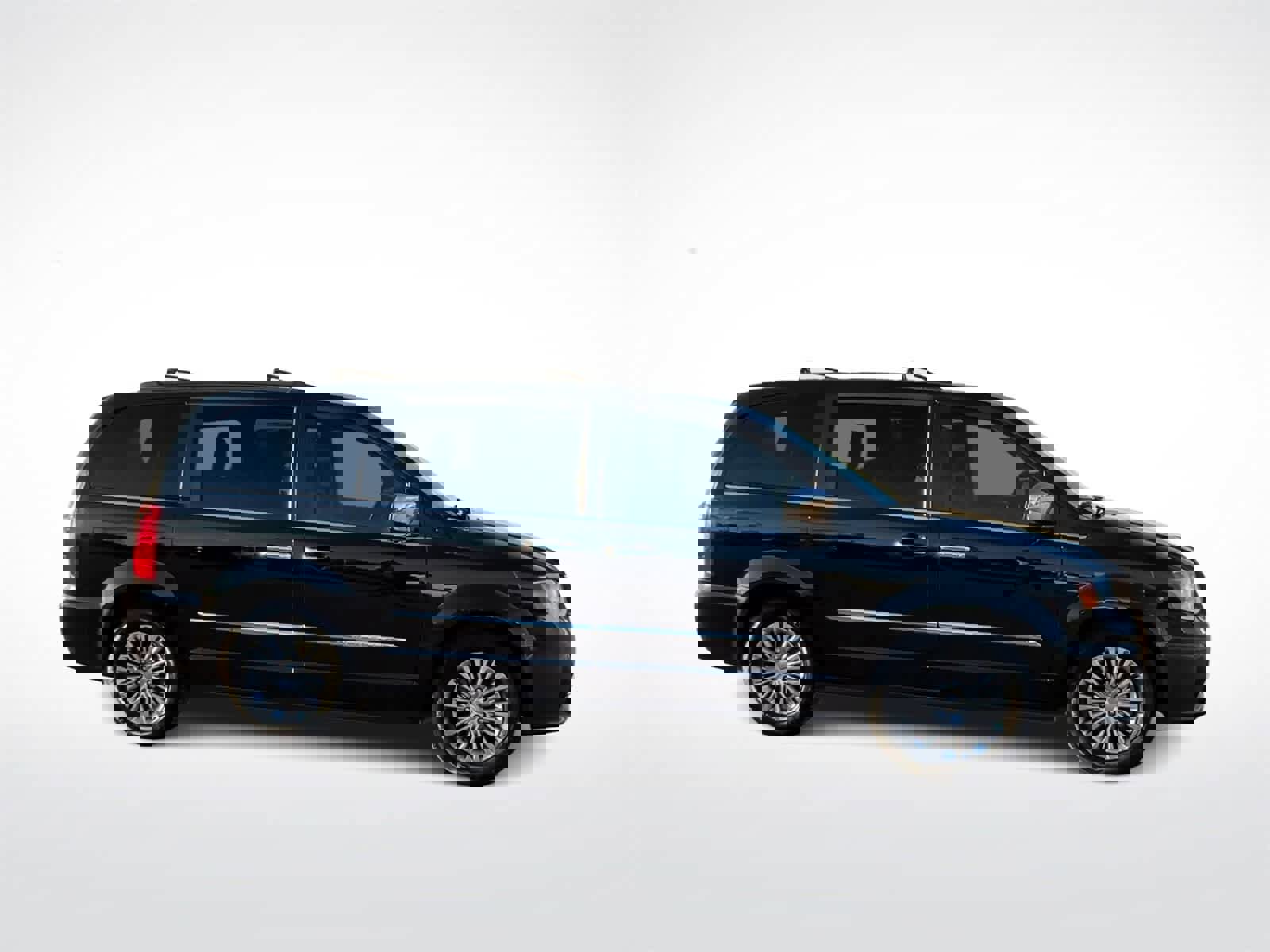 Used 2015 Chrysler Town & Country Touring-L w/ Driver Convenience Group image 9