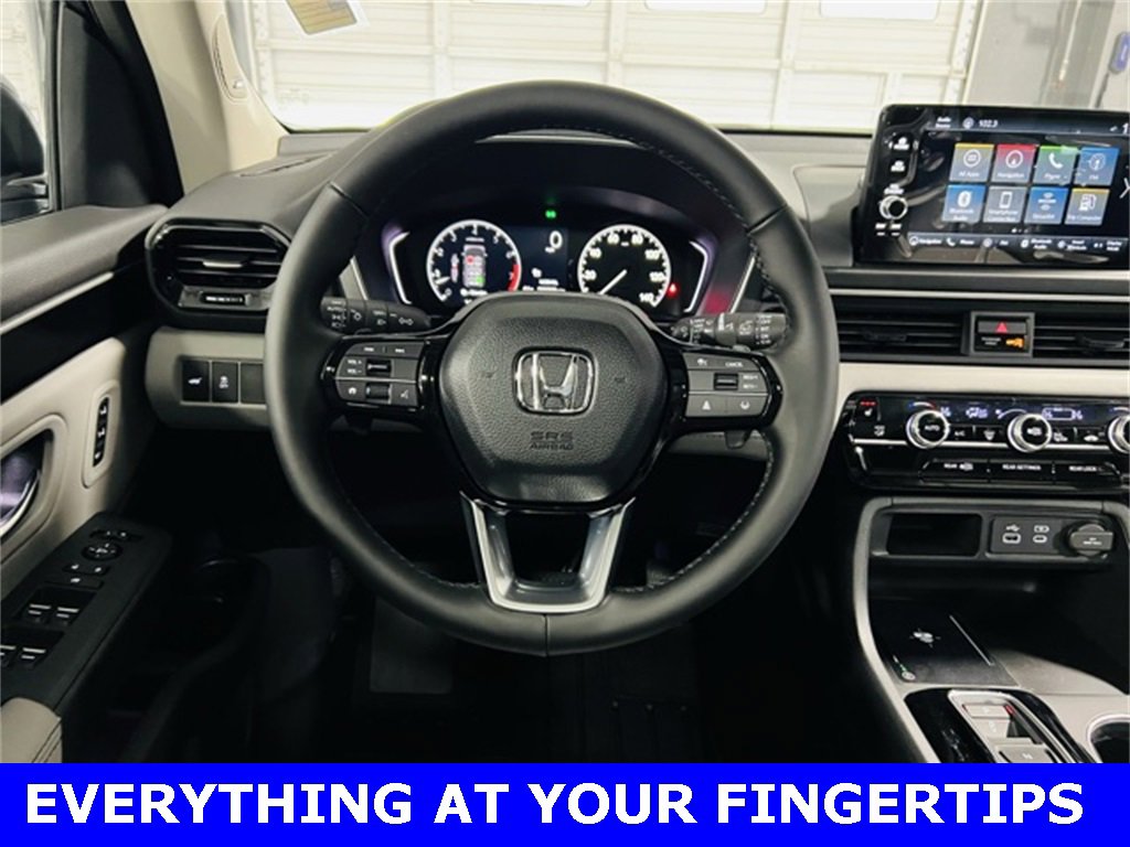 New 2025 Honda Pilot Touring image 5