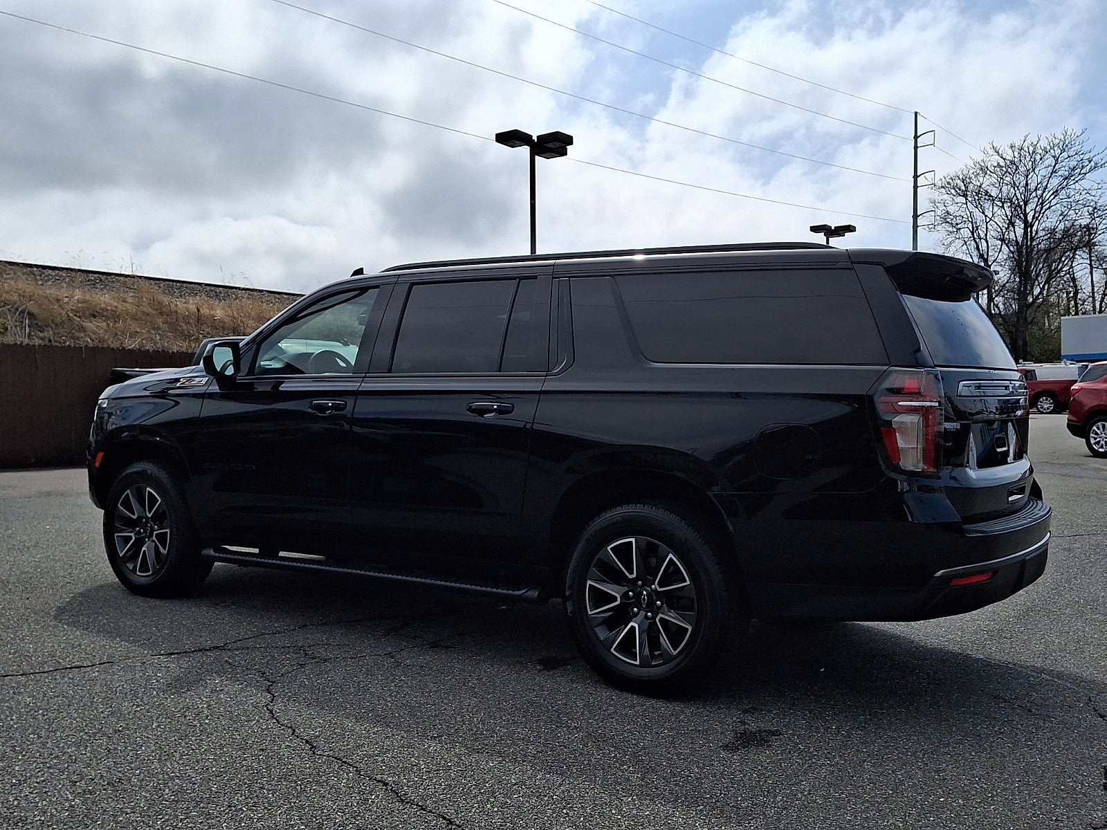 Used 2022 Chevrolet Suburban Z71 AWD/4WD image 4
