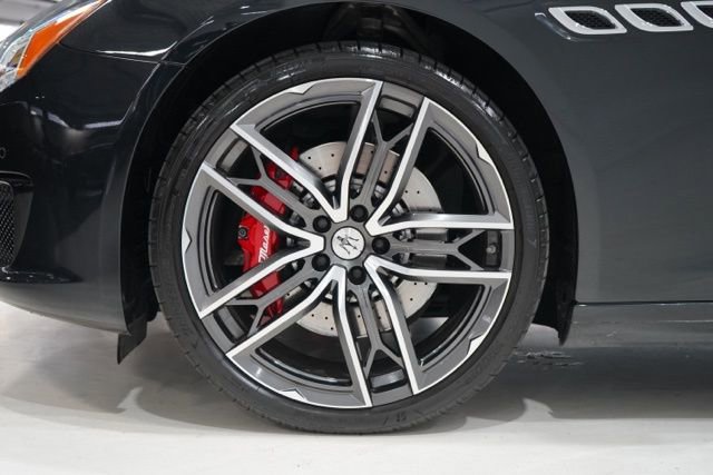 Certified 2023 Maserati Quattroporte Modena Q4 AWD/4WD image 10