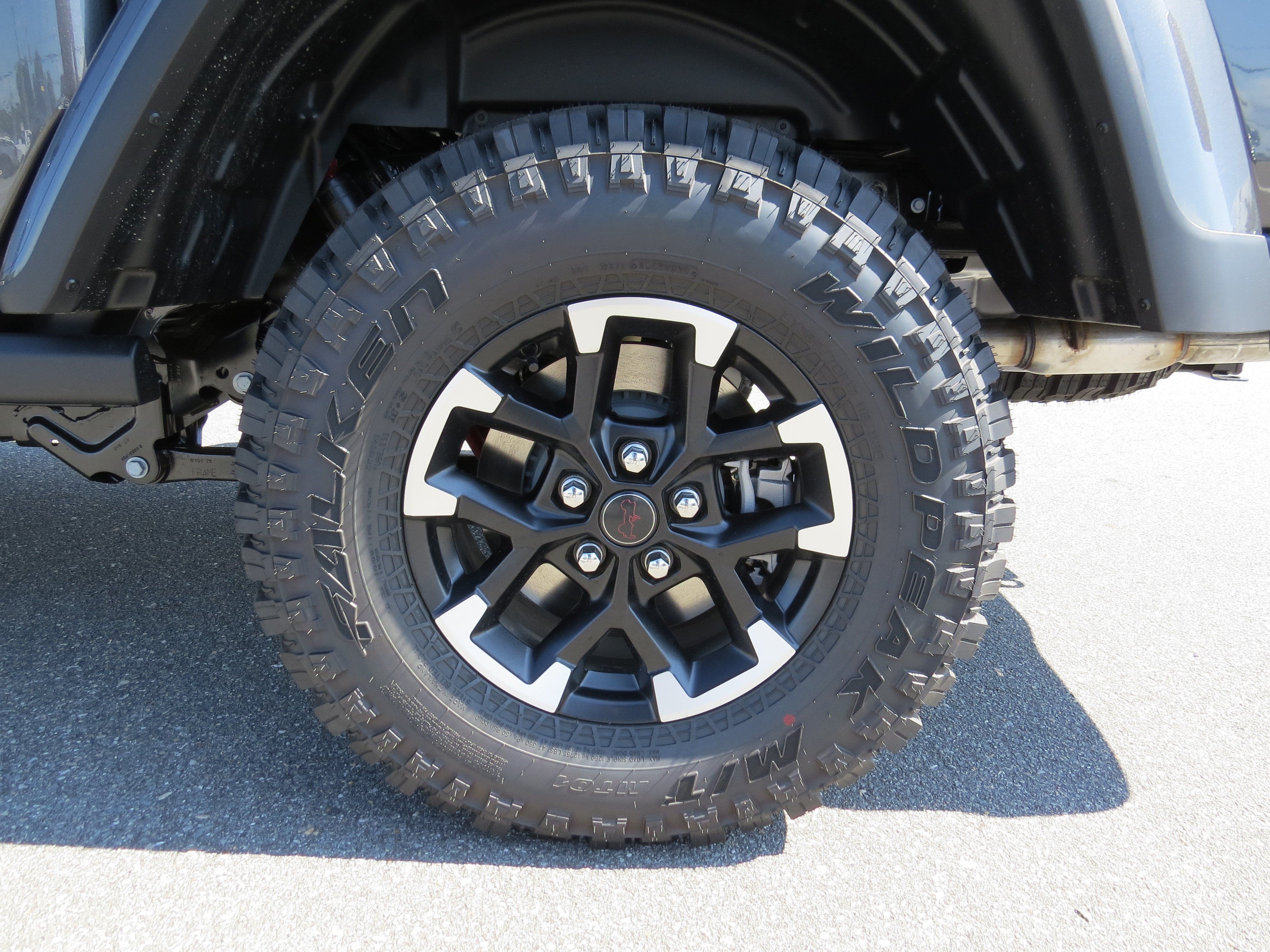 New 2025 Jeep Gladiator Rubicon AWD/4WD image 13