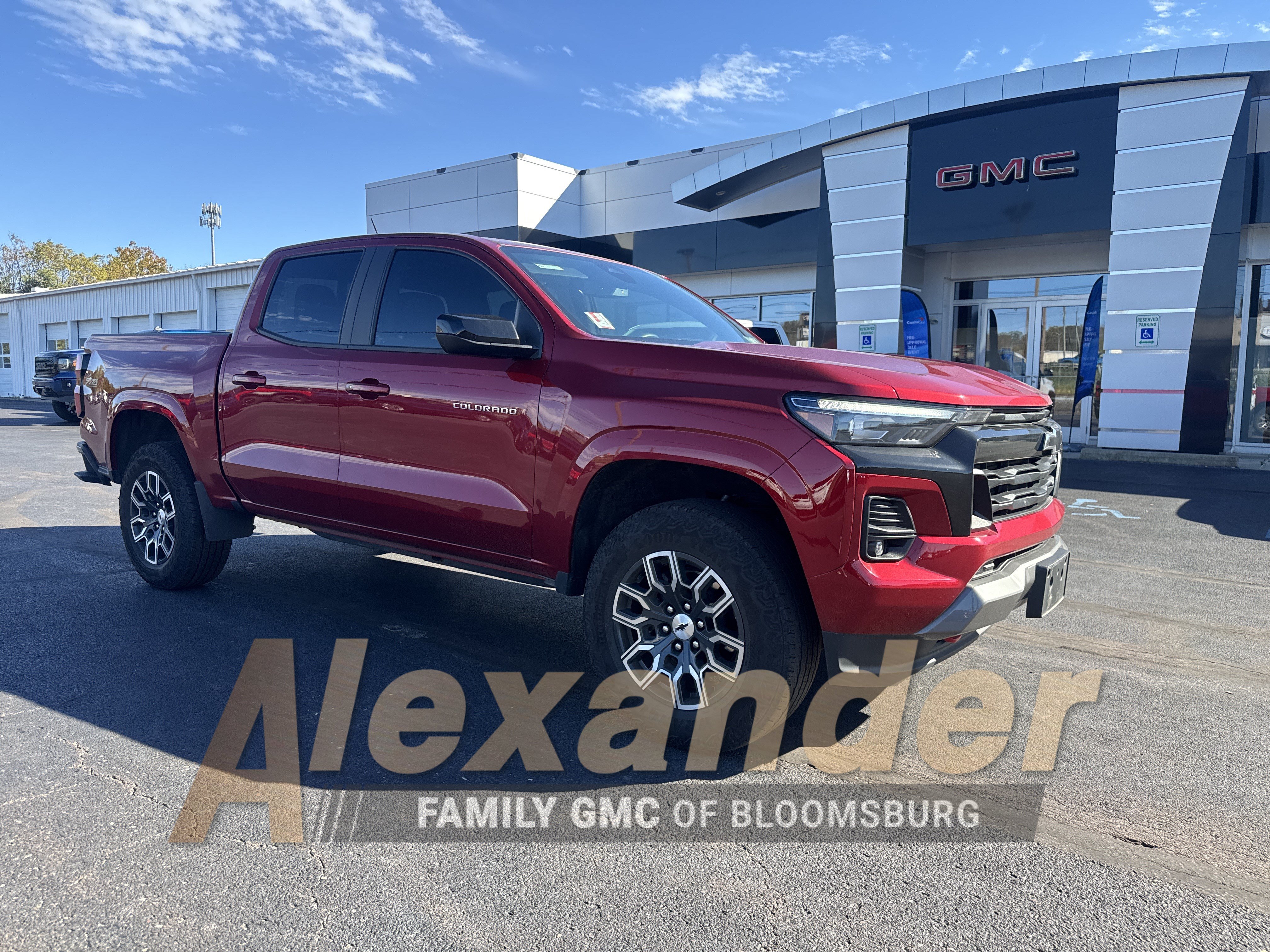 Used 2023 Chevrolet Colorado Z71 w/ Z71 Convenience Package 2 AWD/4WD image 1