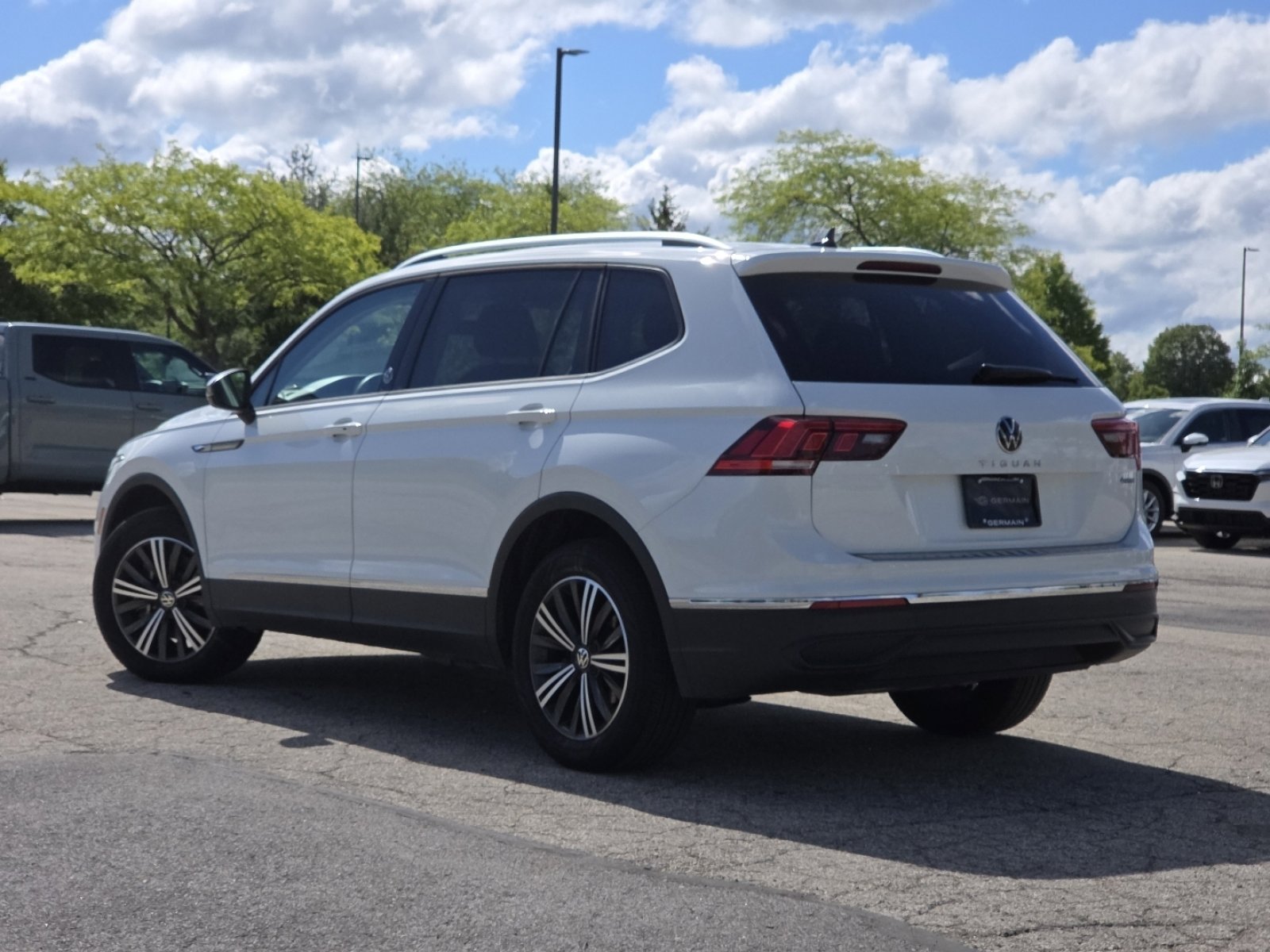 Used 2024 Volkswagen Tiguan Wolfsburg Edition AWD/4WD image 18