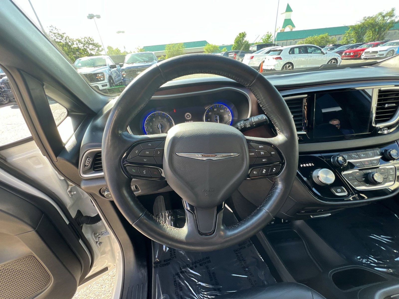Used 2020 Chrysler Pacifica Touring-L FWD image 24