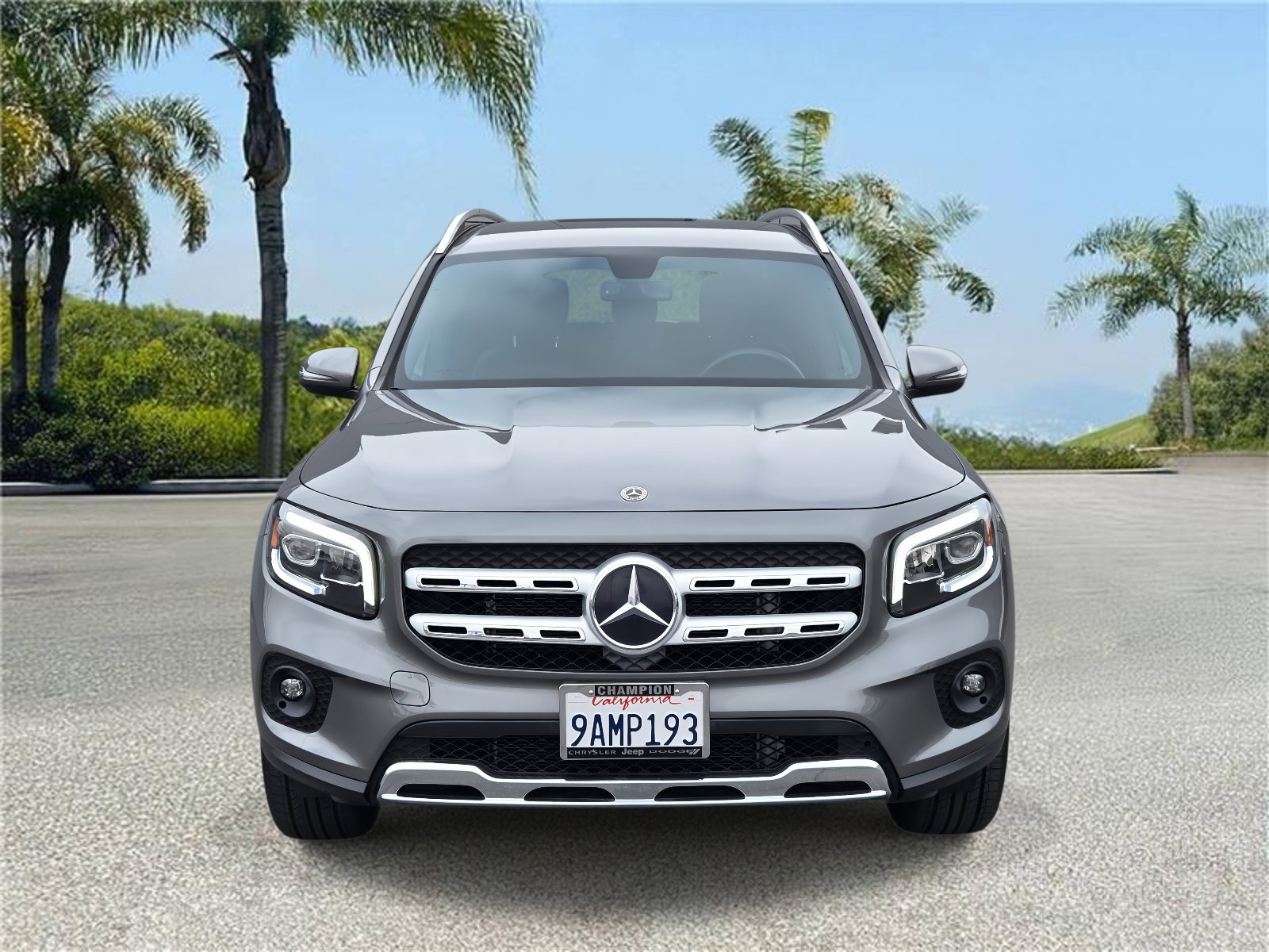 Used 2022 Mercedes-Benz GLB 250 4MATIC w/ Premium Package Lite image 3