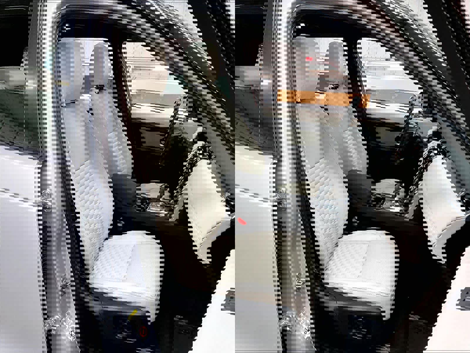 Used 2023 Land Rover Discovery Sport SE image 9