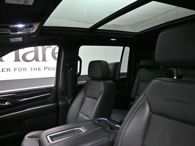 Used 2023 GMC Yukon XL Denali w/ Denali Reserve Package AWD/4WD image 17
