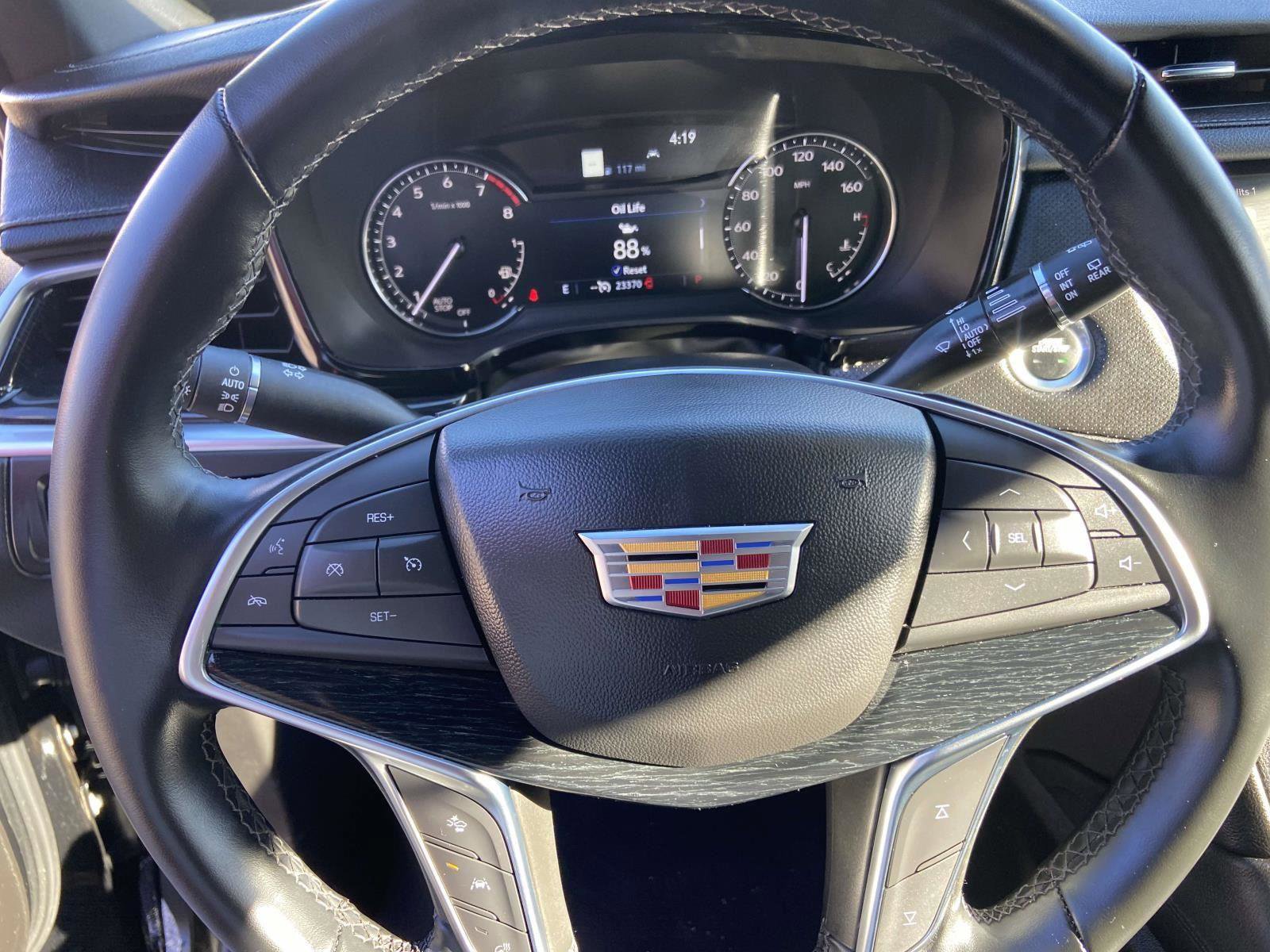 Used 2025 Cadillac XT5 Premium Luxury image 11