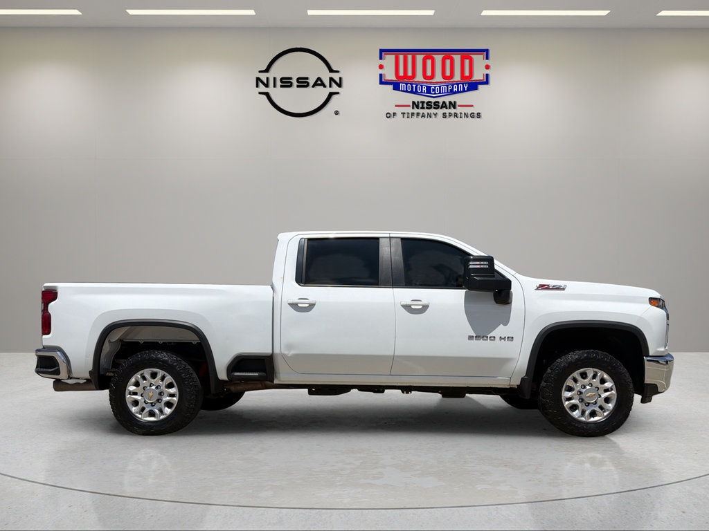 Used 2023 Chevrolet Silverado 2500 LT AWD/4WD image 2