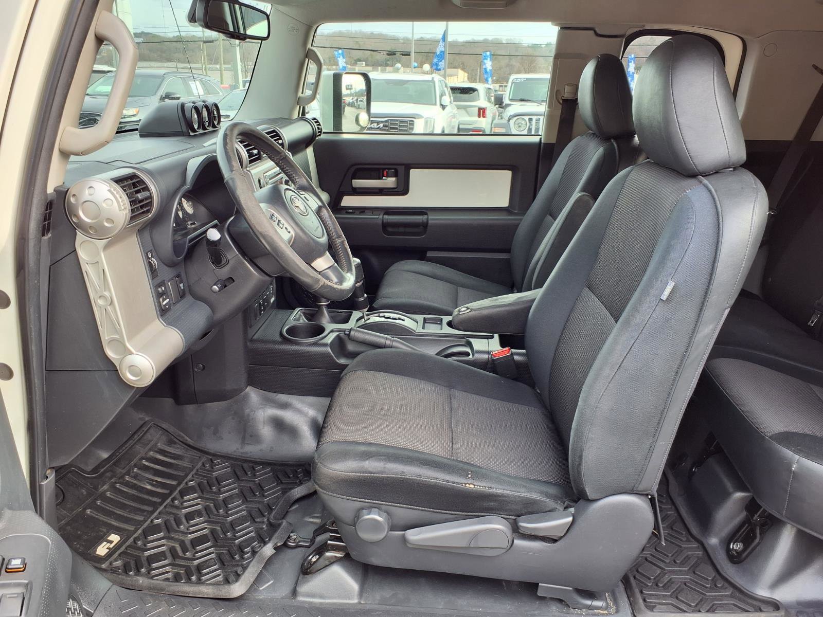 Used 2011 Toyota FJ Cruiser Base image 13