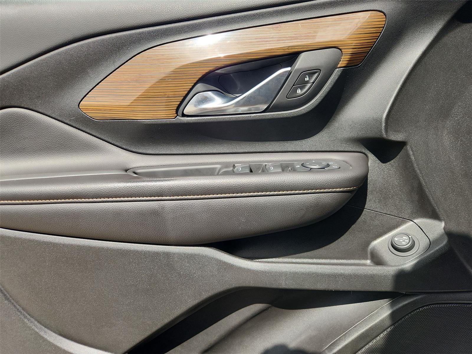 Used 2019 GMC Terrain SLE w/ Driver Convenience Package FWD image 21
