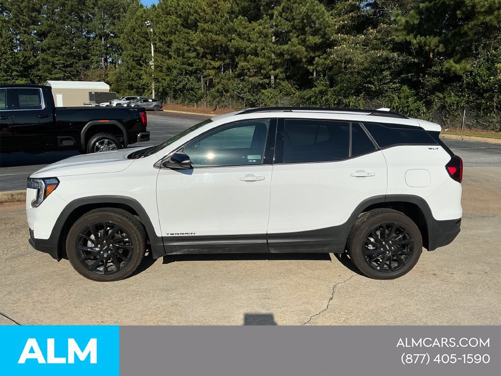 Used 2024 GMC Terrain SLT w/ Elevation Edition AWD/4WD image 2