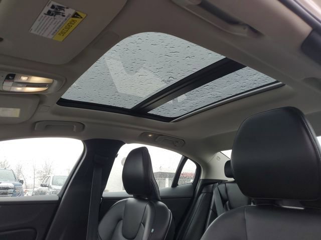 Used 2024 Volvo S60 B5 Core image 7