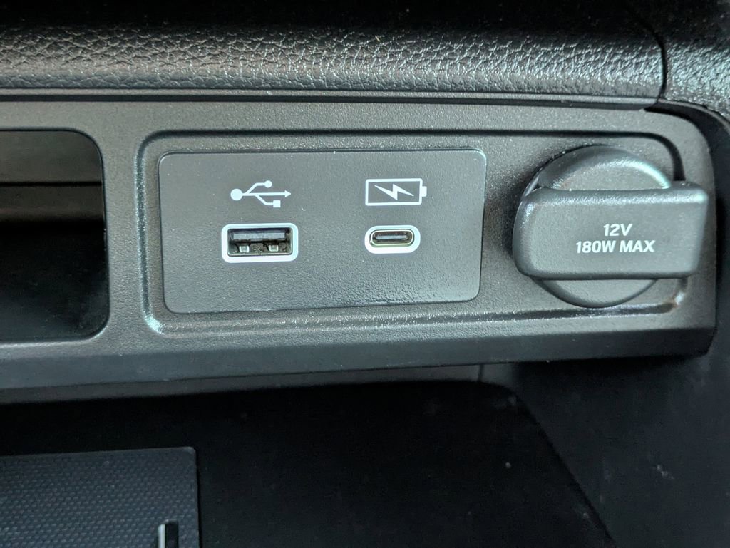 Used 2025 Honda Pilot Touring image 24