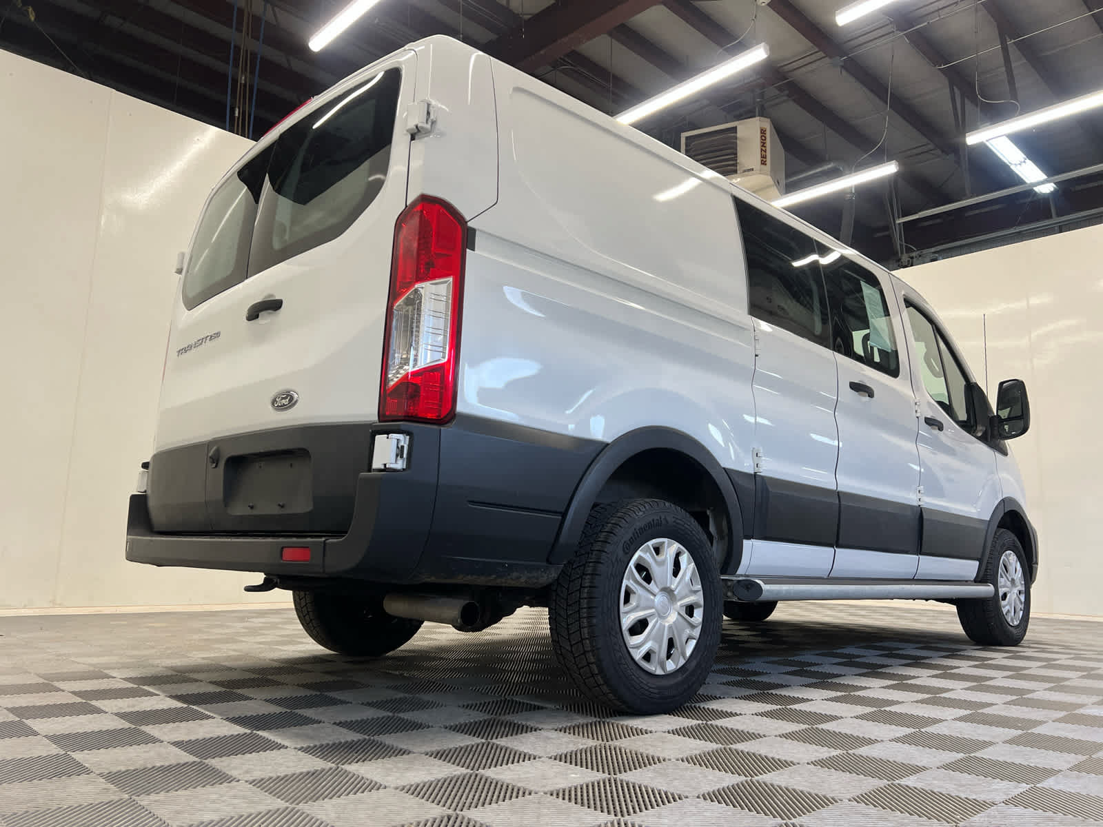 Used 2022 Ford Transit 250 Low Roof w/ Exterior Upgrade Package RWD image 32
