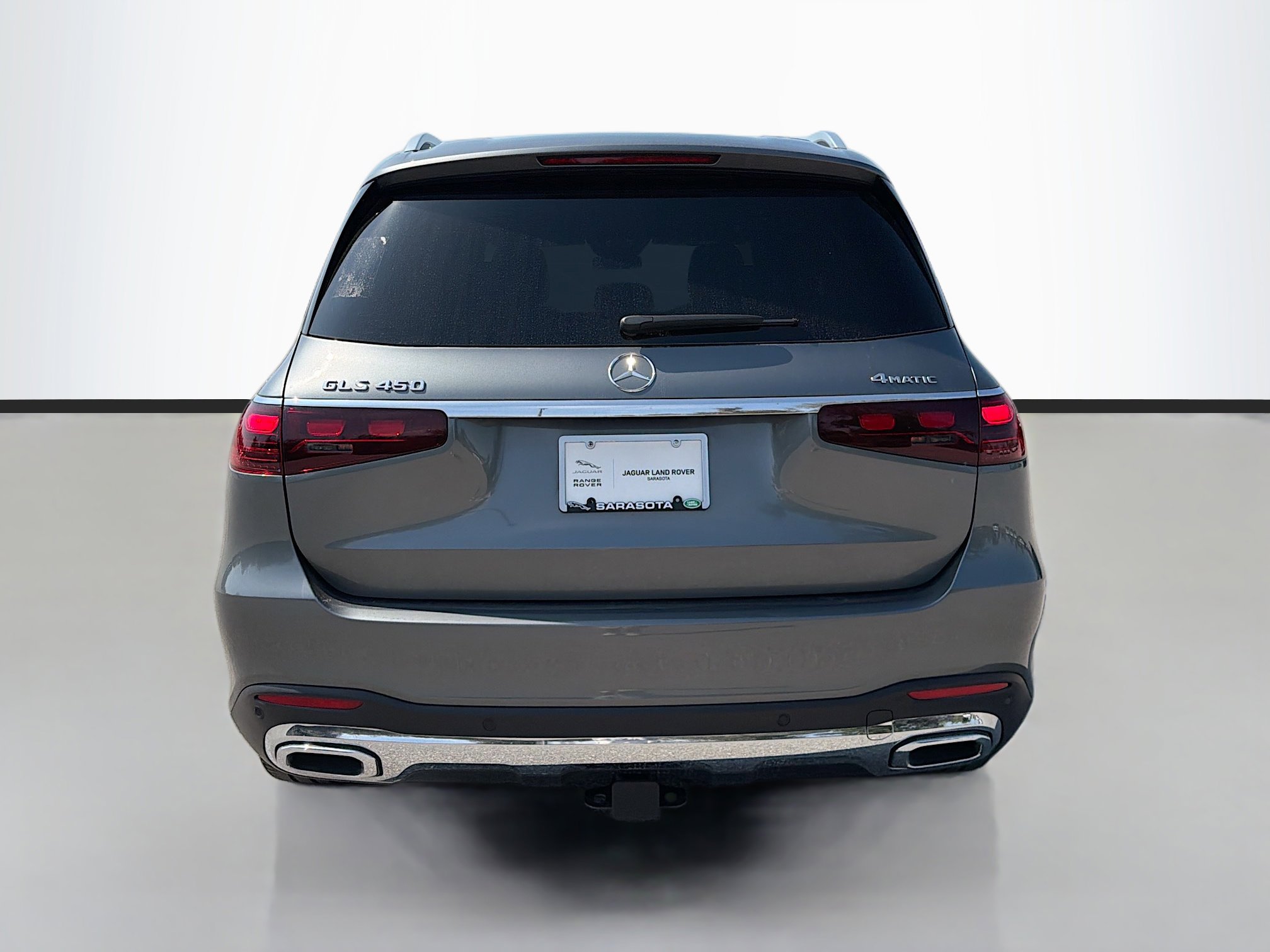 Used 2025 Mercedes-Benz GLS 450 4MATIC w/ AMG Line Exterior image 4