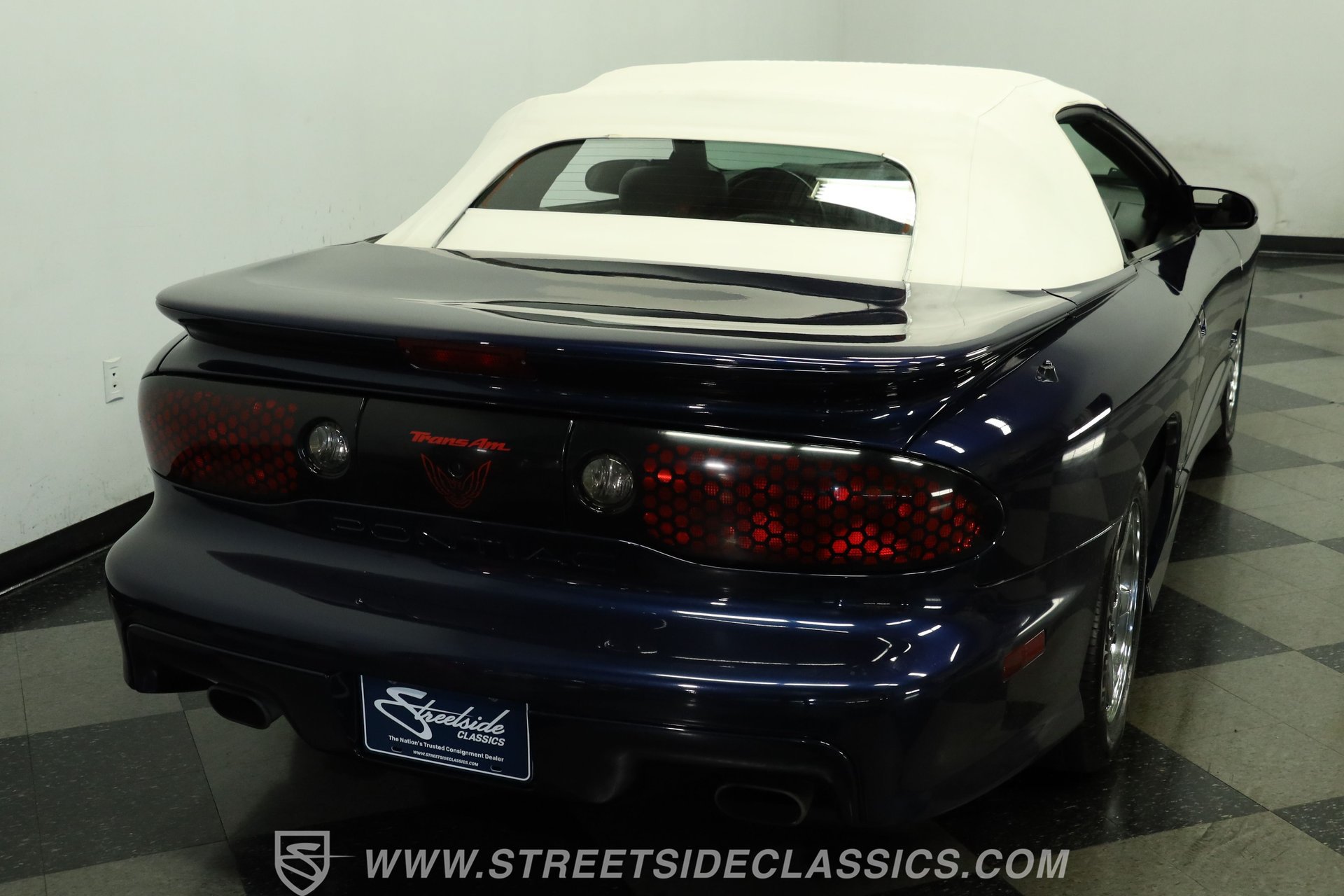 Used 2001 Pontiac Firebird Trans Am RWD image 10