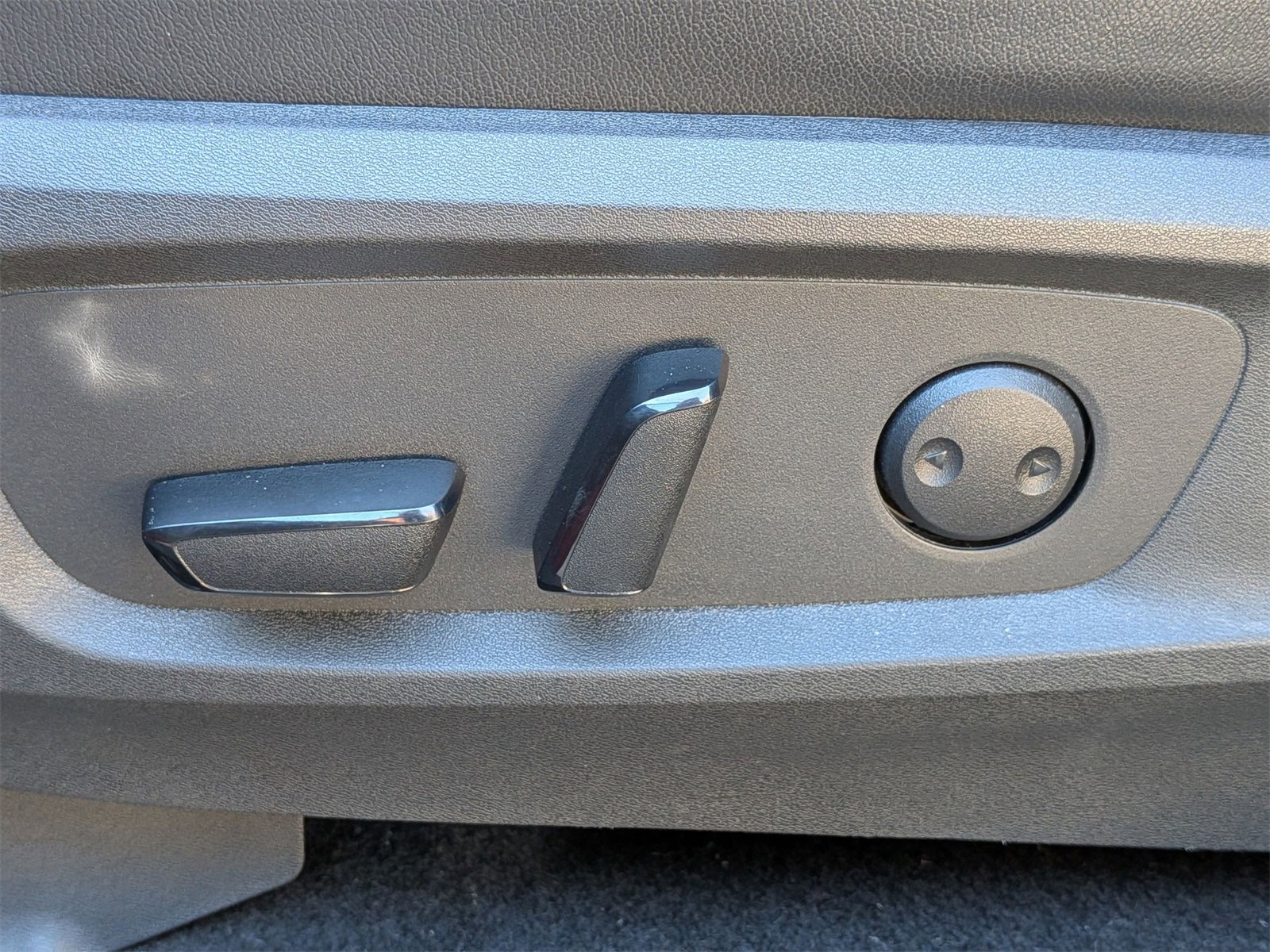 Used 2022 Nissan Pathfinder SL w/ SL Black Package image 22