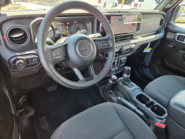 Used 2024 Jeep Wrangler Rubicon AWD/4WD image 15